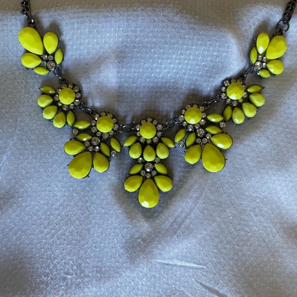 Statement necklace - Picture 1 of 3